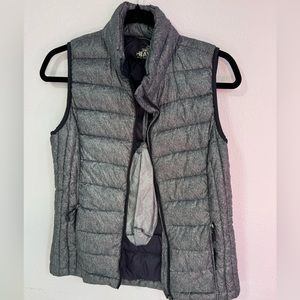 32 Degrees Heat Gray Reversible and Packable Vest Size Small